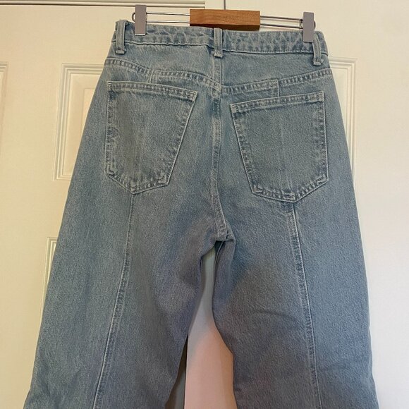 Zara High Rise Mom Straight Leg Jeans w/ Seam Detail – Size 2 – NWT - Picture 5 of 5